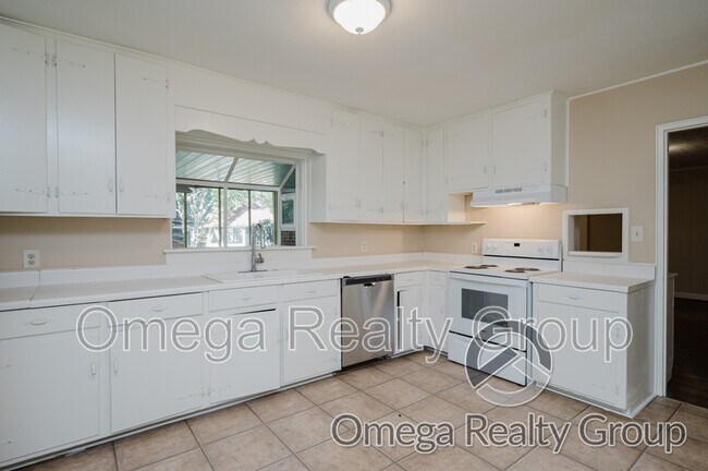 Building Photo - 2941 Ashley Ave