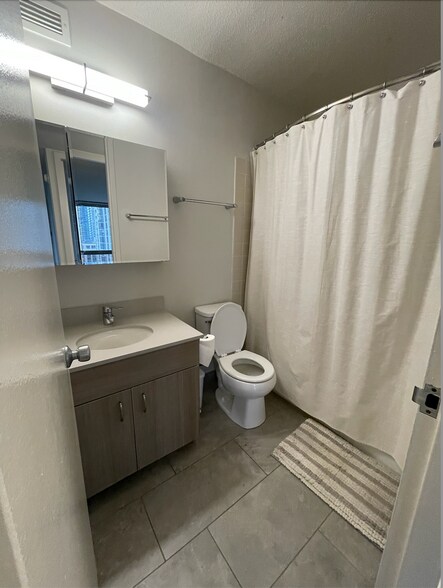 Building Photo - 1122 N Dearborn St