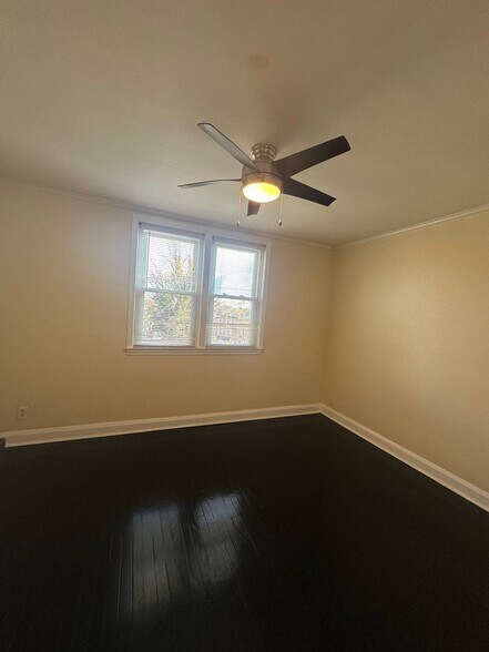 Building Photo - 2824 Edgecombe Cir S