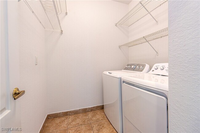 Building Photo - 7005 Romana Way