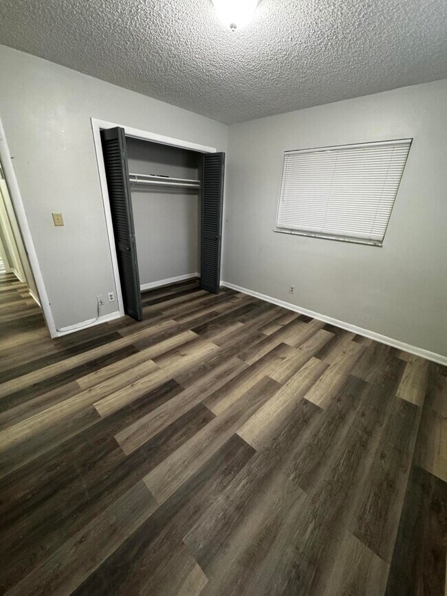 Building Photo - 4510 Parker Ave
