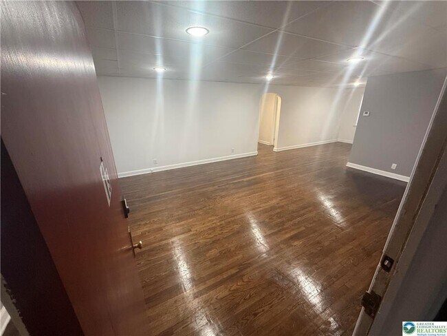 Building Photo - 10 N 17th St