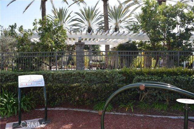 Building Photo - 303 Silk Tree