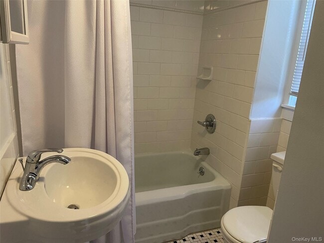 Building Photo - 40 W Garden St