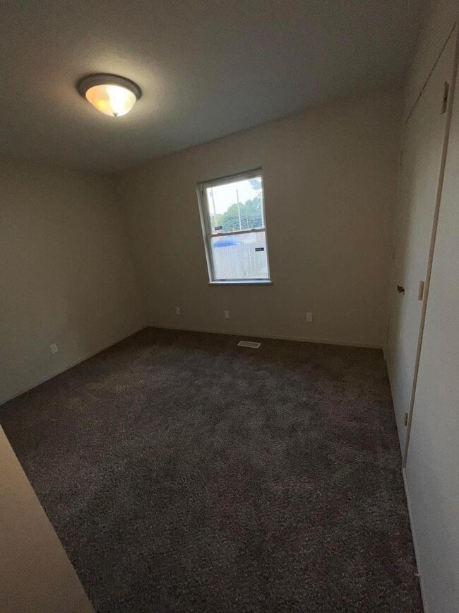 Building Photo - 658 Brower St