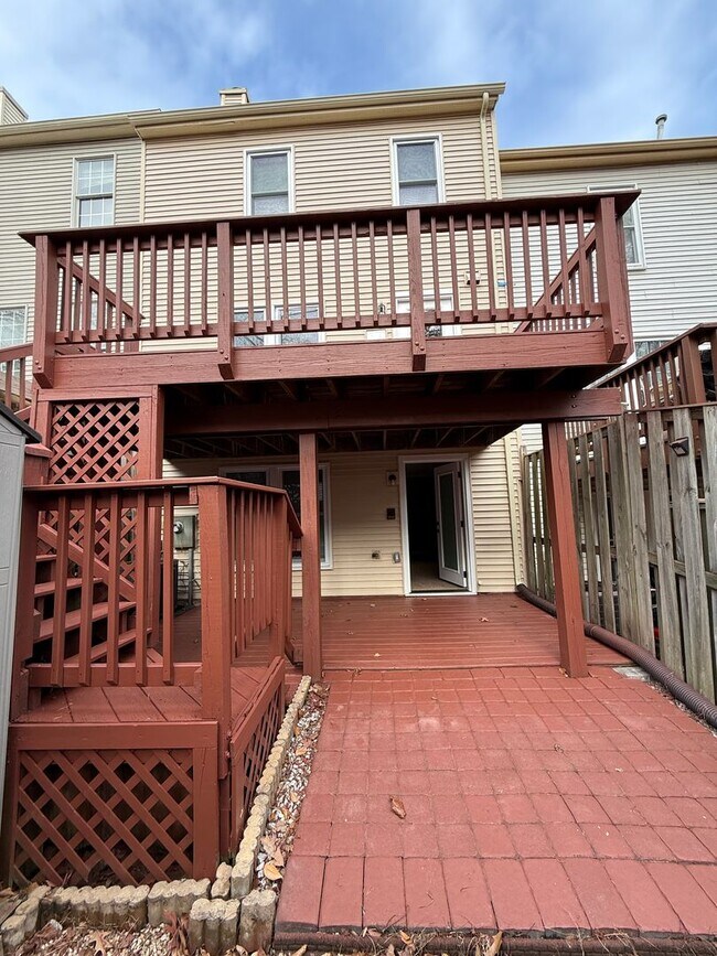 Building Photo - 4221 Devonwood Way