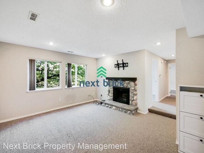 Building Photo - 2 br, 2 bath House - 12712 NE 120th St Uni...