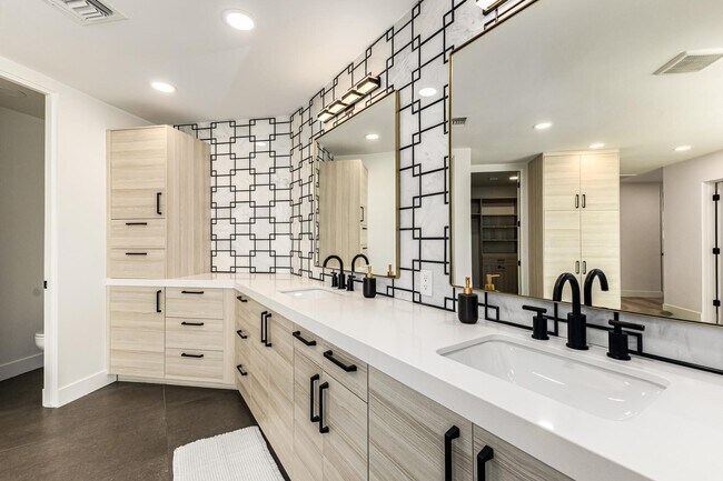 Building Photo - 9917 N 52nd St