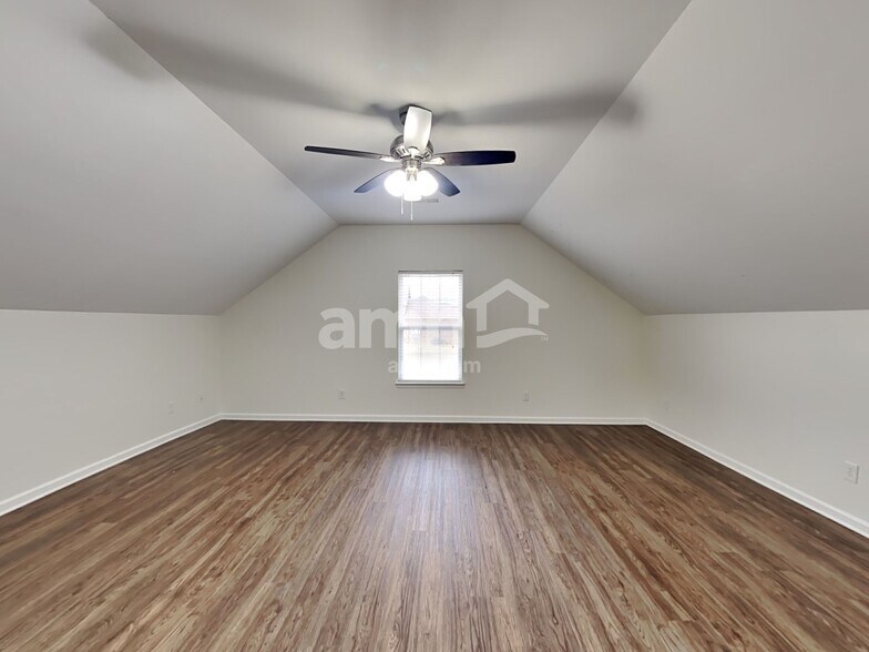 Building Photo - 315 Madrid Dr