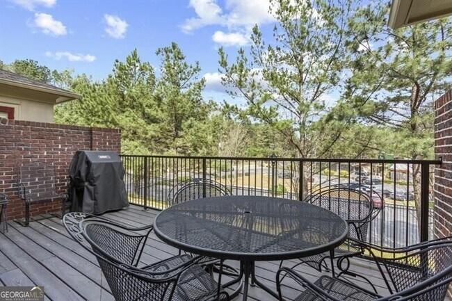 Building Photo - 807 Creekgarden Court