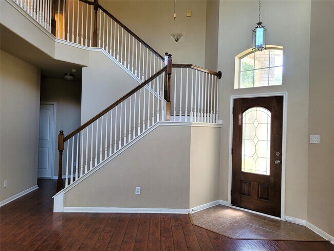 Building Photo - 26319 Longview Creek Dr