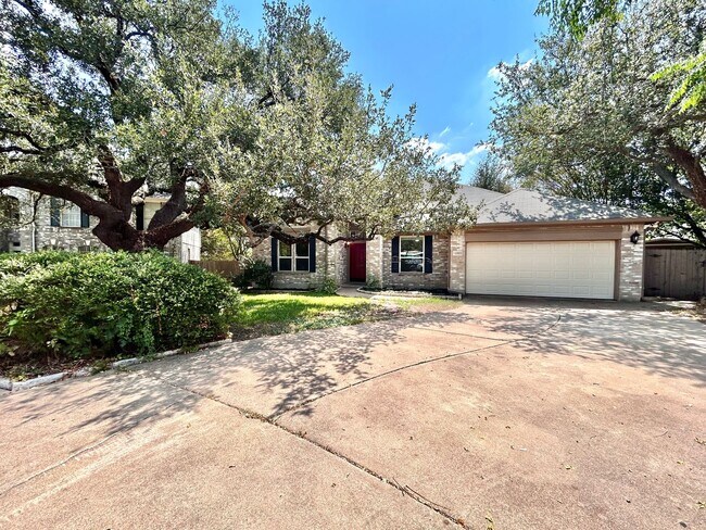 Building Photo - 4 Bed / 2 Bath Spacious One-Level Home with Large Backyard