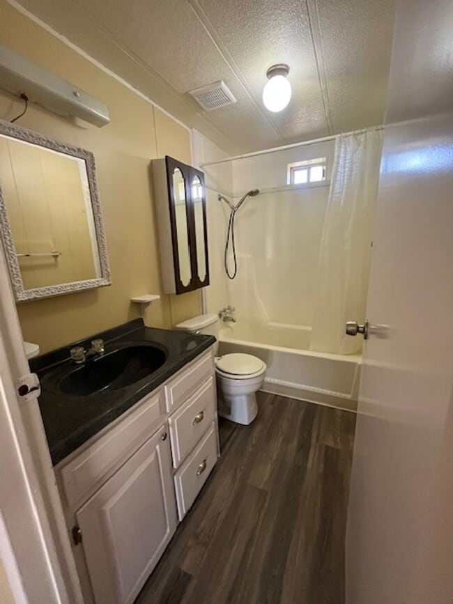 Building Photo - ***3 BEDROOM/2 BATHROOM IN DEWEY***