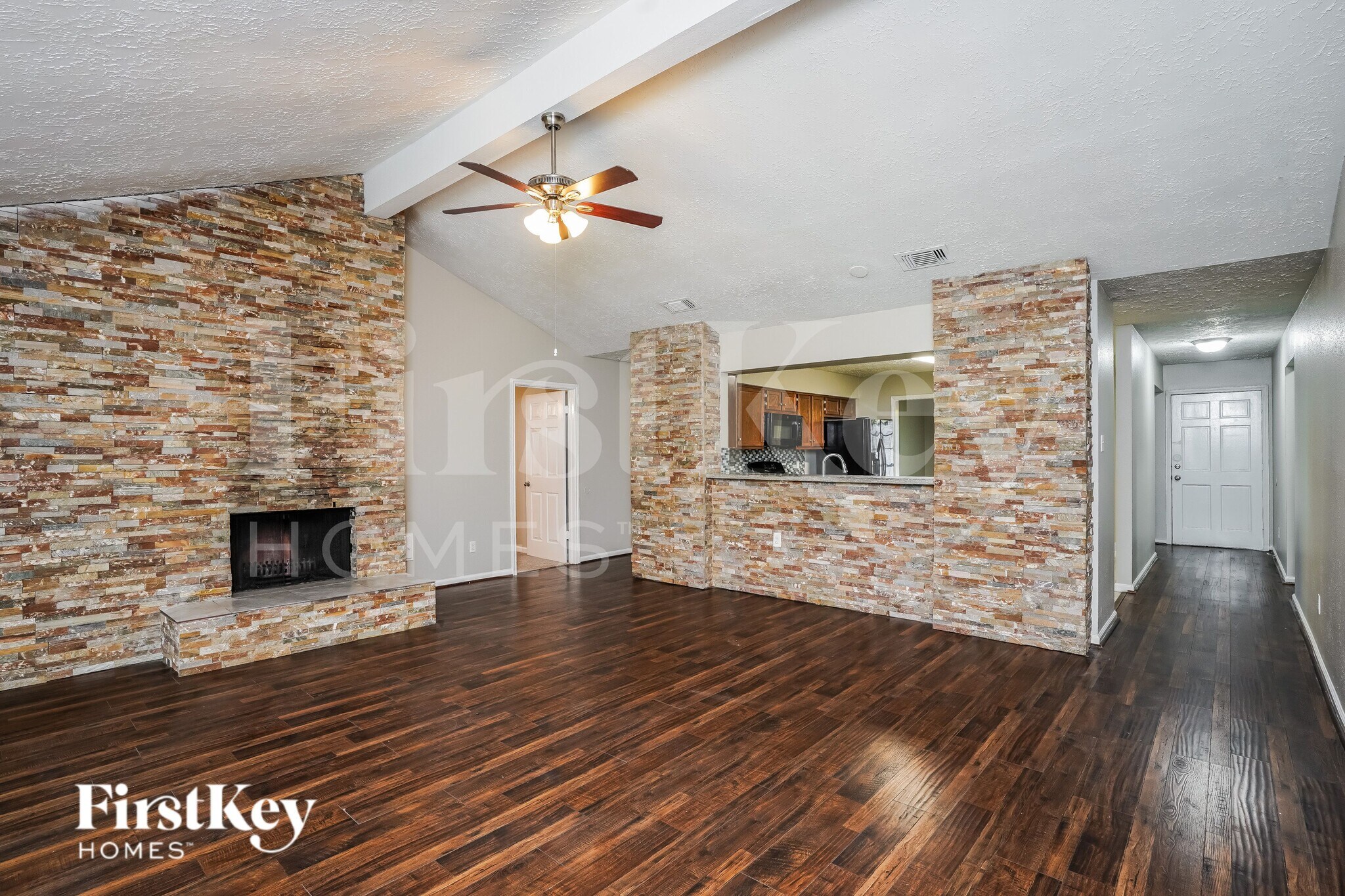 Building Photo - 17927 Lake Manor Dr