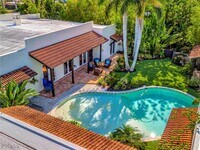 Building Photo - 1291 Caloosa Dr