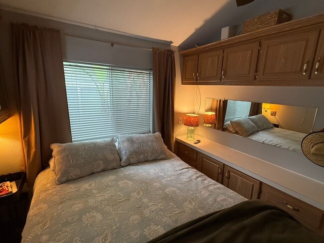 Building Photo - Charming Bungalow by the Beach in Leucadia!
