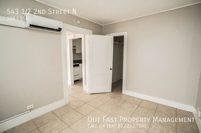 Building Photo - 543 1/2 2nd Street N-
