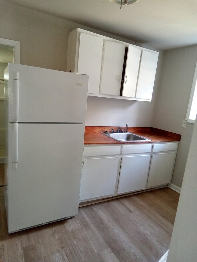 Building Photo - 811 Johnson