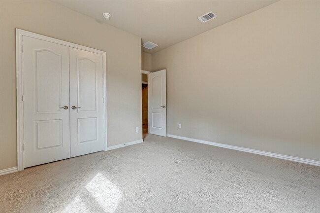 Building Photo - 907 River Delta Ln