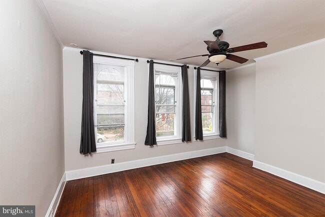 Building Photo - 315 12th St SE