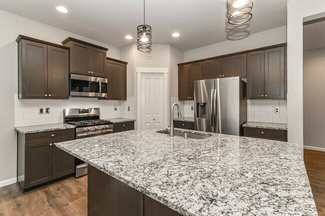 Building Photo - 10213 6th Pl SE