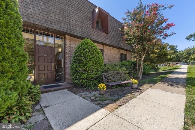 Building Photo - 11611 Vantage Hill Rd
