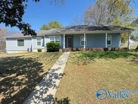 Building Photo - 1006 Wood Cir