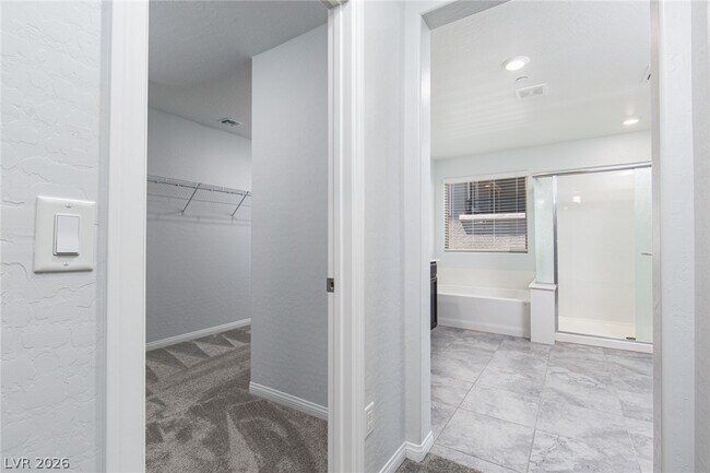 Building Photo - 12586 Huckleberry Oak Ave