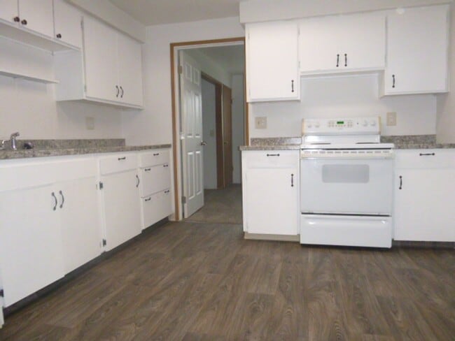 Building Photo - 3 Bedroom 1 Ba House