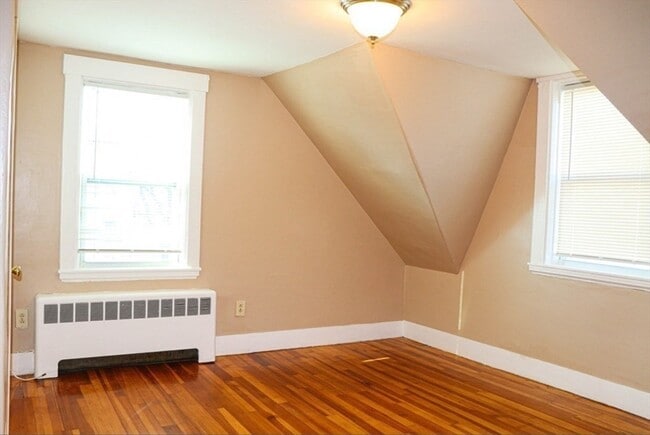 Building Photo - 24 Quincy St