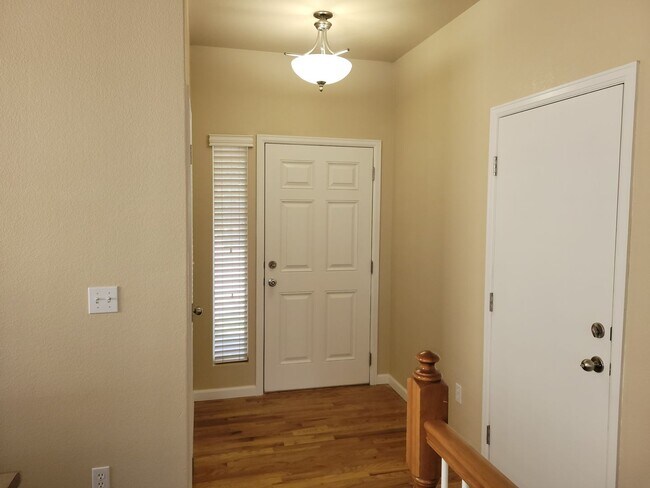 Building Photo - 7747 Mountain Laurel Dr