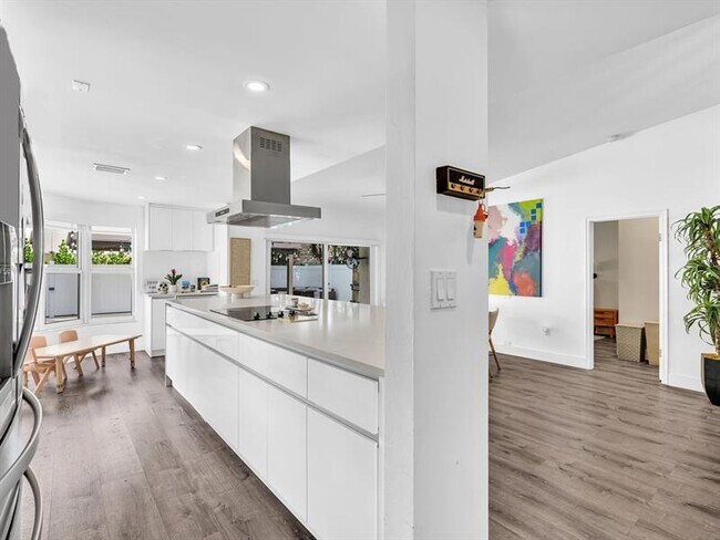 Building Photo - 9831 SW 58th Ct