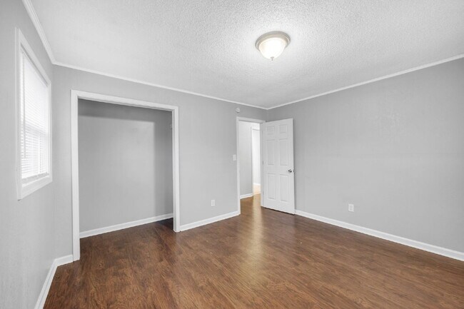 Building Photo - Welcome to your renovated 3-bed, 2-bath gem in scenic Gaffney, SC! $1,450/mo rent