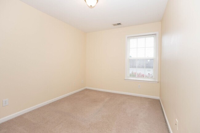 Building Photo - Price Drop Alert!  Beautiful Townhome in K...