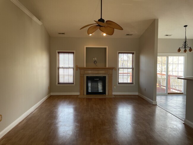 Building Photo - 109 Canyon Ct