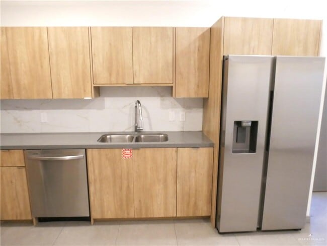 Building Photo - 23 East St