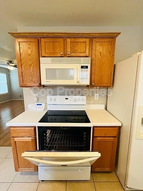 Building Photo - 9819 Autumn Pl