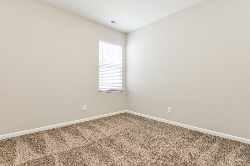 Building Photo - 698 Shefford Town Dr