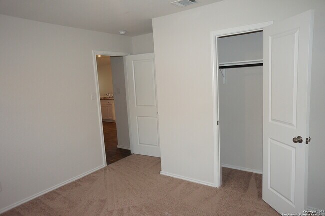 Building Photo - 3327 Stoney Knoll