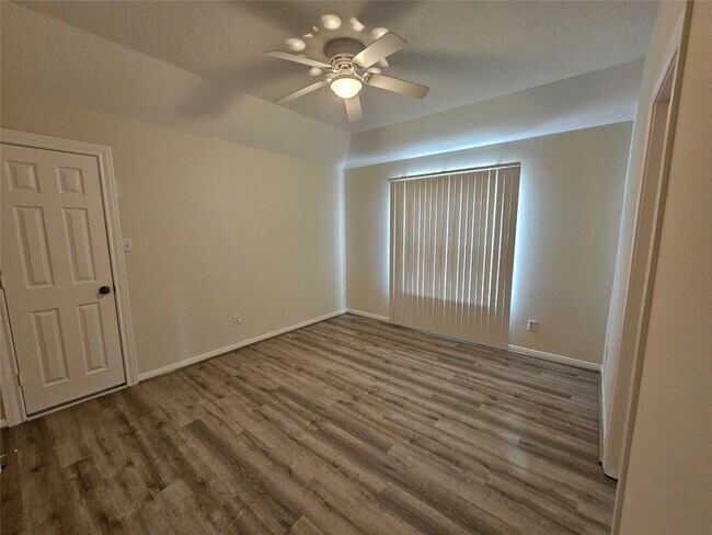 Building Photo - 12503 Rosewood Way Ln