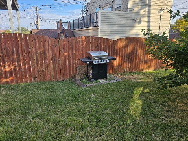 Building Photo - 1830 Russell Blvd