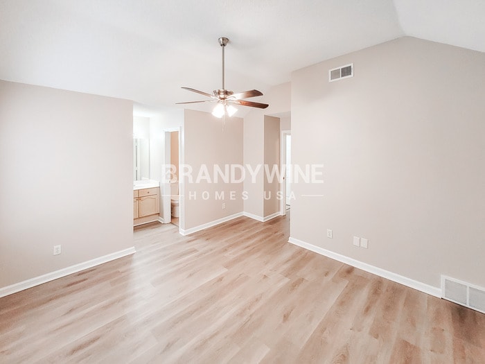 Building Photo - 4613 Sun Ridge Dr