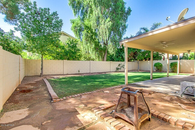 Building Photo - 5951 W Park Ave