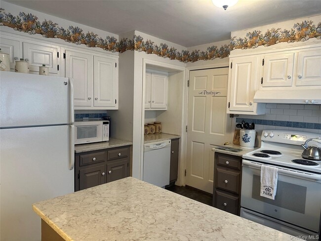 Building Photo - 32 Old Rte 199