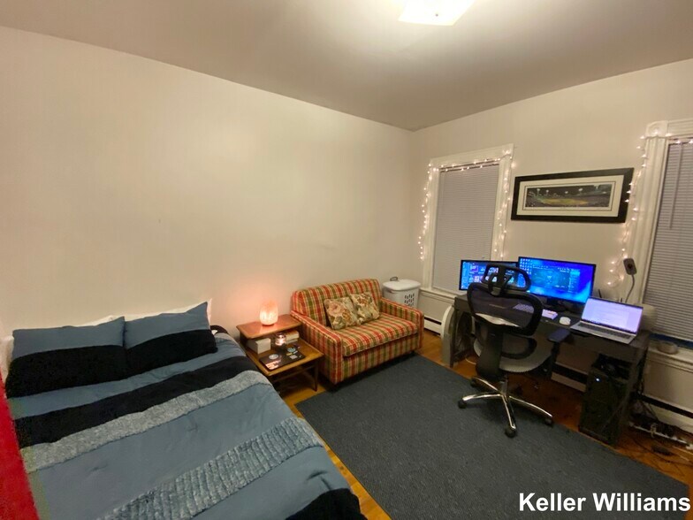 Building Photo - 61 Hillside St