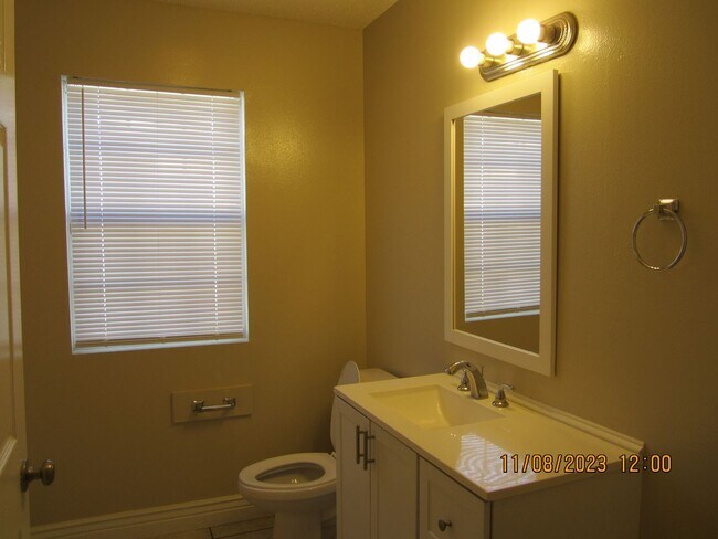Building Photo - 3BR/1BA Single Family Home in Gulfport for...