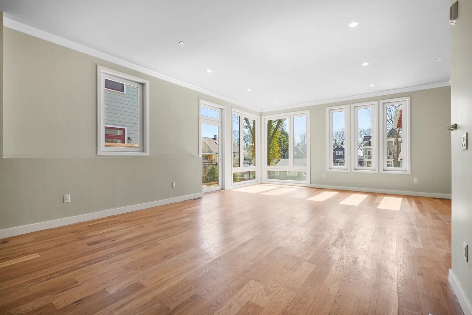 Building Photo - 147 Grampian Way