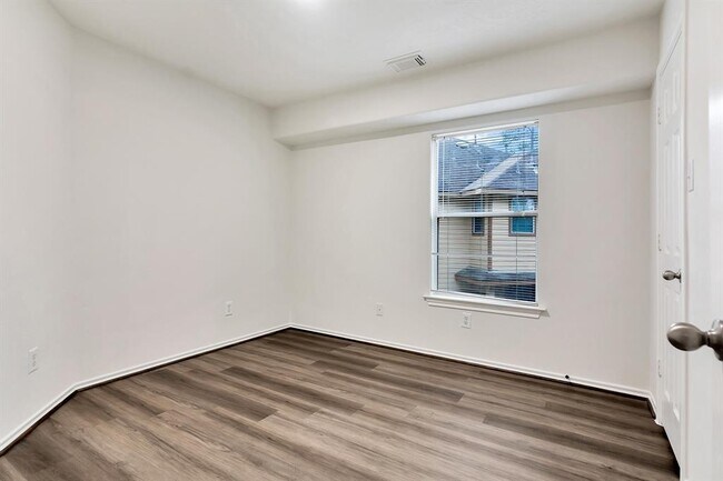 Building Photo - 131 Gallery Cove Ct