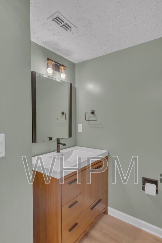 Building Photo - 1152 White Mountain Ln
