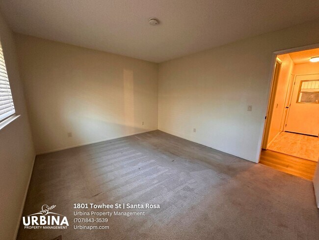 Building Photo - Inviting 3 Bedroom 2 Bathroom Home in Desirable Coffey Park Location